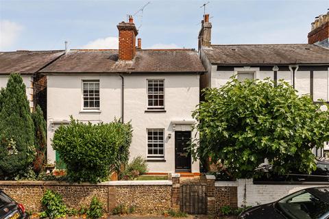 15 Howard Road, Dorking, RH4 3HR