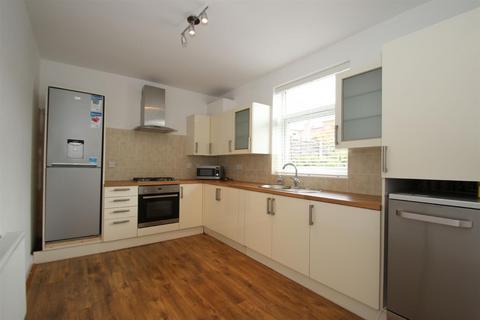 3 bedroom terraced house to rent, Tadman Grove, Altrincham