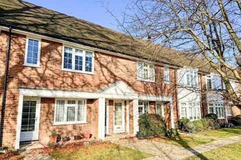 3 bedroom maisonette for sale, Cranbrook Court, Fleet GU51