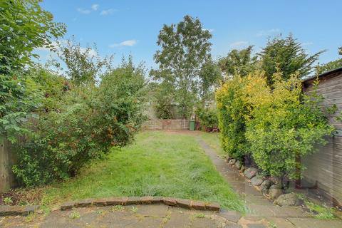 3 bedroom semi-detached house for sale, Oakwood Crescent, Greenford UB6