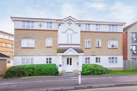 2 bedroom flat for sale, Richards Way, Cippenham