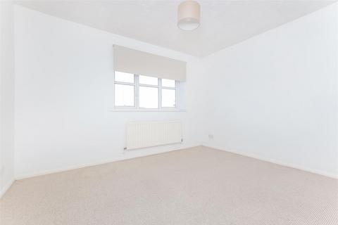 2 bedroom flat for sale, Richards Way, Cippenham