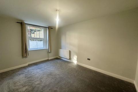 2 bedroom flat to rent, Victoria Grove, Folkestone, CT20