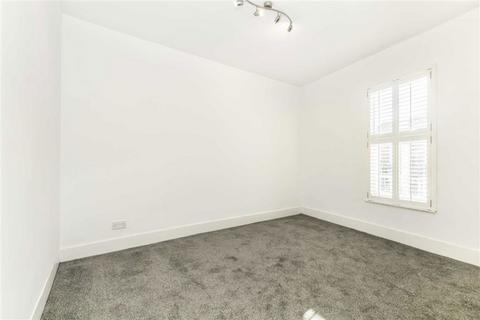 2 bedroom terraced house to rent, Victor Road, Teddington TW11