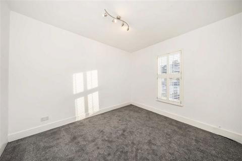 2 bedroom terraced house to rent, Victor Road, Teddington TW11