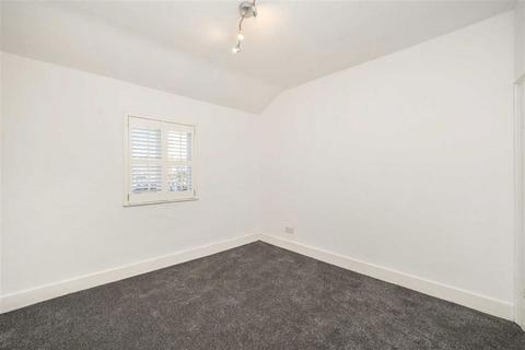 2 bedroom terraced house to rent, Victor Road, Teddington TW11