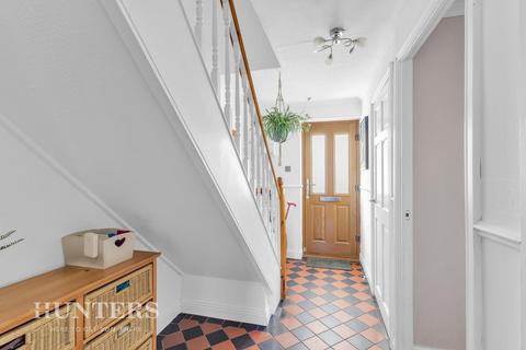 15 Drymoss, Oldham, OL8 2TX