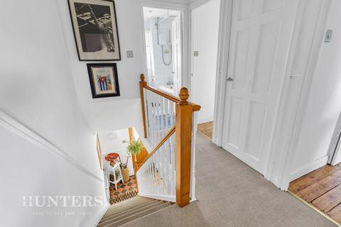 15 Drymoss, Oldham, OL8 2TX