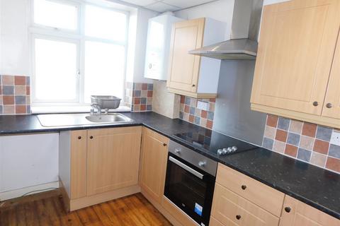 1 bedroom flat to rent, Hollinwood Avenue, Manchester