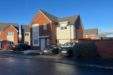 3 bedroom detached house for sale, Hazel Crescent, Burton-On-Trent DE14