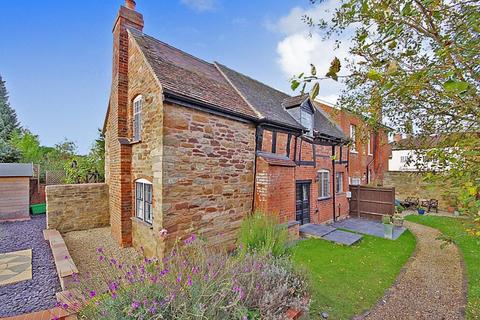 2 bedroom cottage to rent, Club Cottage, Market Square, Newent, Gloucestershire