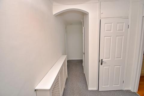 2 bedroom flat to rent, Melrose Court, Handsworth Avenue, Highams Park, London. E4 9PE