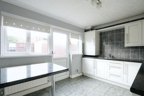 2 bedroom semi-detached house to rent, Moorgate, Middlesbrough, TS6