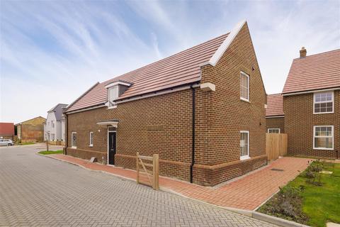 4 bedroom detached house for sale, Hoo Farm Way, Monkton Road, Minster