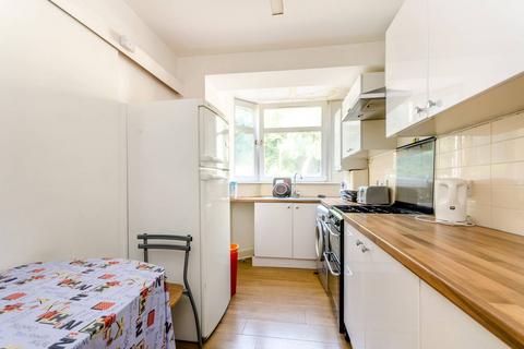 3 bedroom flat for sale, Valley Grove, Charlton, London, SE7