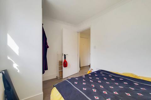 1 bedroom flat to rent, Navarino Road, London Fields, London, E8