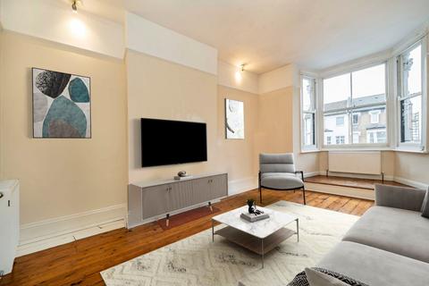 Wellington Gardens, Charlton, London, SE7