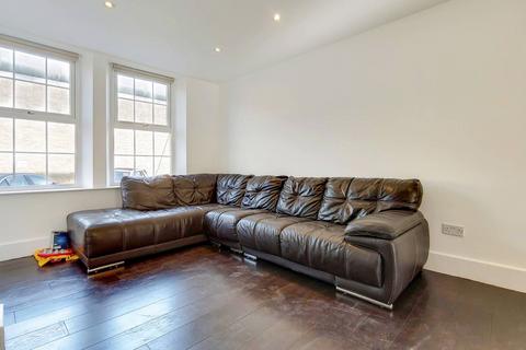 4 bedroom flat to rent, Jebb Avenue, Brixton Hill, London, SW2