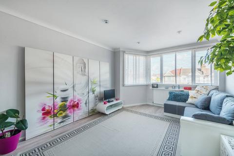 Teesdale Court, Isleworth, TW7