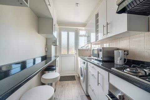 Teesdale Court, Isleworth, TW7