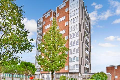 2 bedroom flat for sale, Victor Court, Hornchurch, Essex