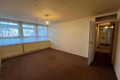 2 bedroom flat for sale, Victor Court, Hornchurch, Essex