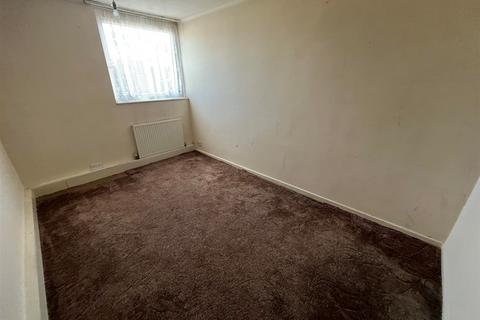 2 bedroom flat for sale, Victor Court, Hornchurch, Essex