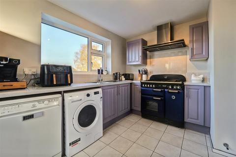 66 Barbridge Road, Bulkington, Bedworth, CV12 9PD