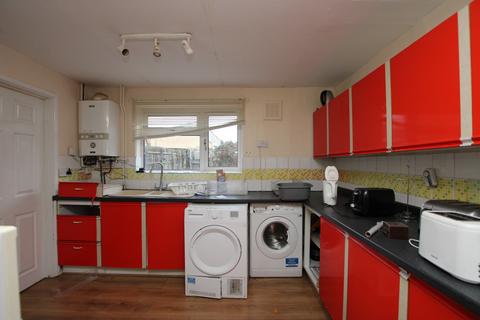 2 bedroom semi-detached house to rent, Sussex Road, Kettering NN15