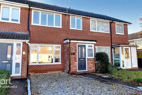 3 bedroom terraced house for sale, Fallowfield Walk, Bury St Edmunds