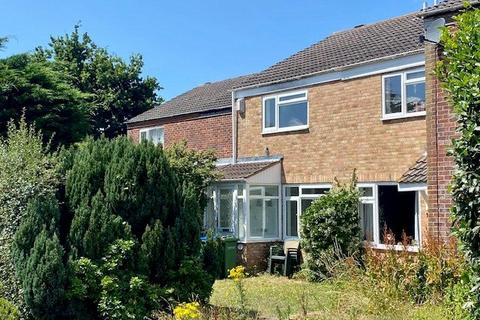 2 bedroom terraced house to rent, Vixen Close, Hampshire PO14