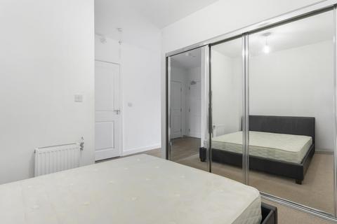 Studio to rent, Platinum Riverside, London SE10