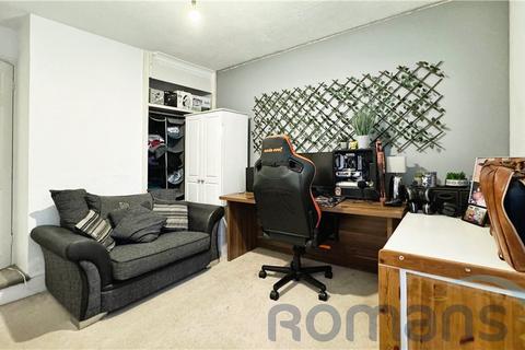10 Ash Road, Aldershot, GU12 4EZ