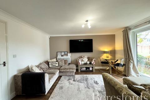 2 bedroom apartment for sale, Warwick Close, Hornchurch, RM11