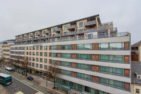 2 bedroom penthouse to rent, Greyfriars Road, Cardiff CF10