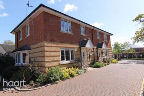 2 bedroom end of terrace house to rent, Netherby Gardens, BRACKNELL