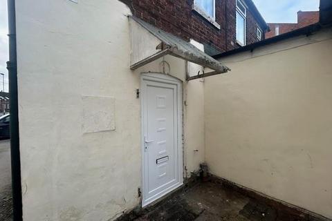 2 bedroom flat to rent, High Street, Harborne, Birmingham