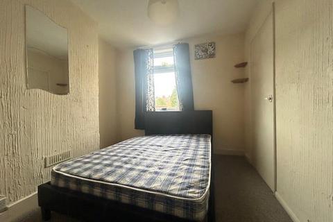 2 bedroom flat to rent, High Street, Harborne, Birmingham