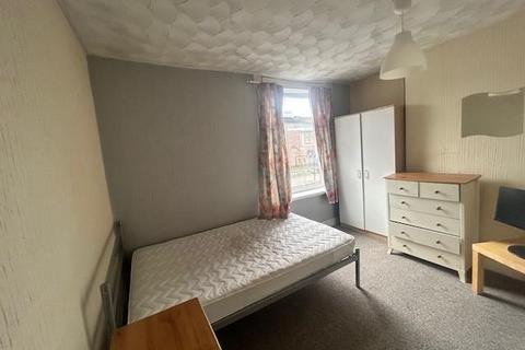 2 bedroom flat to rent, High Street, Harborne, Birmingham