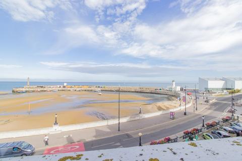 2 bedroom apartment to rent, Royal York Mansions The Parade, Margate, CT9