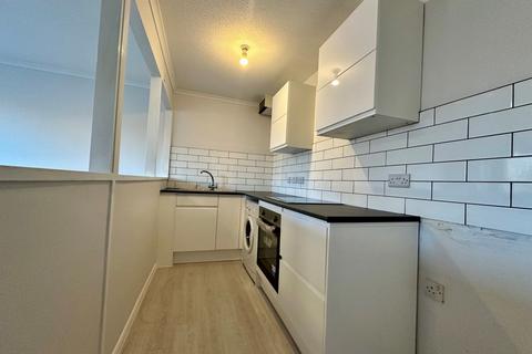 1 bedroom maisonette to rent, Hoddern Avenue, Peacehaven