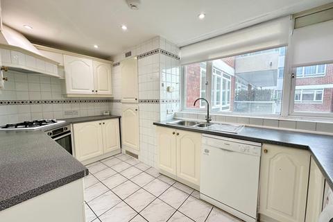 2 bedroom flat to rent, Regents Park Road, London N3