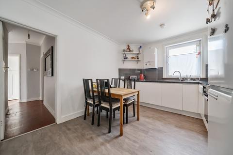 2 bedroom apartment for sale, Central Road, Morden SM4