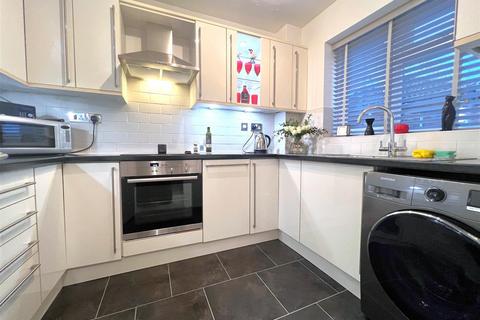 3 bedroom semi-detached house for sale, Willow Sheets Meadow, Cubbington, Leamington Spa