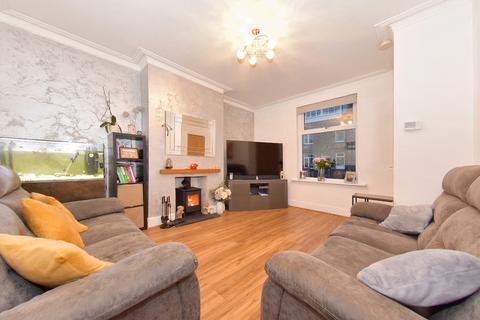 2 bedroom end of terrace house for sale, Ferncliffe Terrace, Leeds