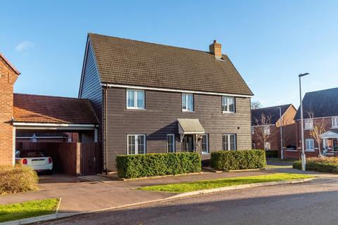 4 bedroom detached house for sale, Aylesbury Drive, Houghton Regis, Dunstable