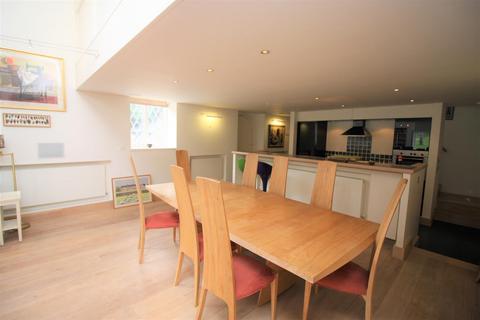 1 bedroom barn conversion to rent, The Avenue, Salisbury SP5