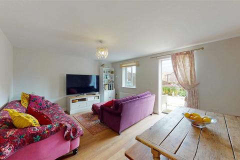 3 bedroom end of terrace house for sale, Groves Crescent, Stamford