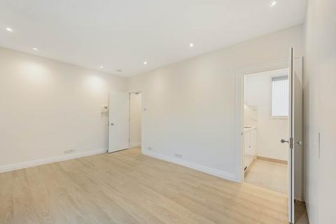 Studio to rent, Pont Street, Belgravia,  SW1X