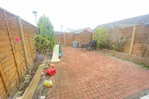 4 bedroom end of terrace house to rent, Evergreen Drive, West Drayton